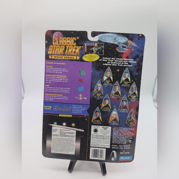 Star Trek Classic Lieutenant Uhura Action Figure - Picture 2 of 2